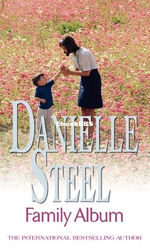 Family Album - Danielle Steel.jpg